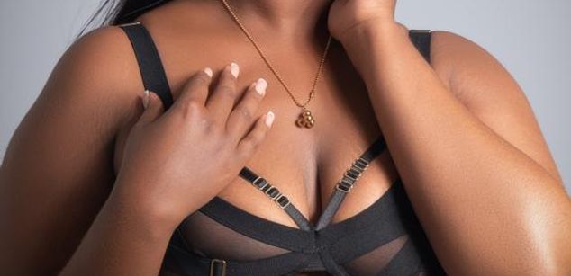 Model - SARAH JONES HIPSBIG