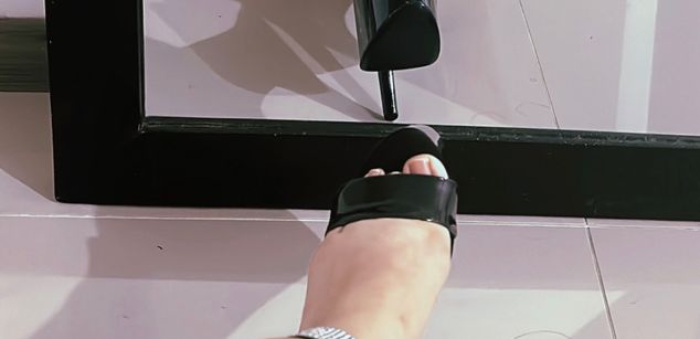 Model - Laura Duque pussy