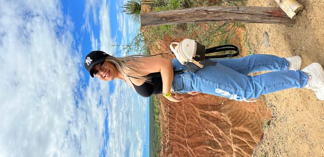 Model - Laura Duque pussy