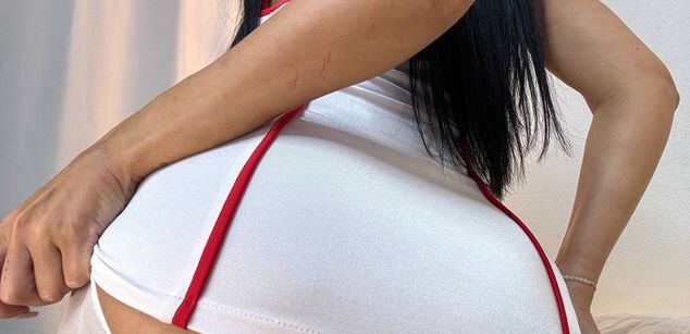 Model - kimberry brunette