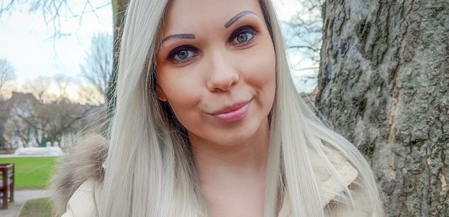 Model - Goddess Barbie Femdom Hottie joi