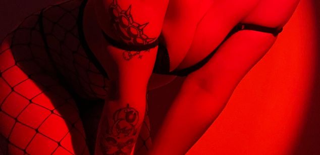 Model - igotuscookies petite