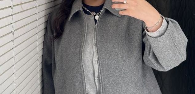 Model - Luna Night feet