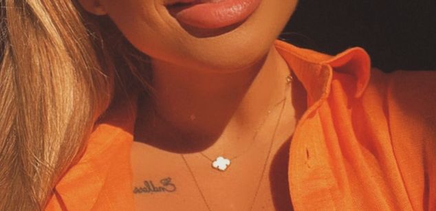 Model - Booty Queen Blonde