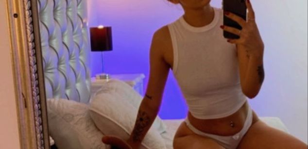 Model - Juana Green squirt