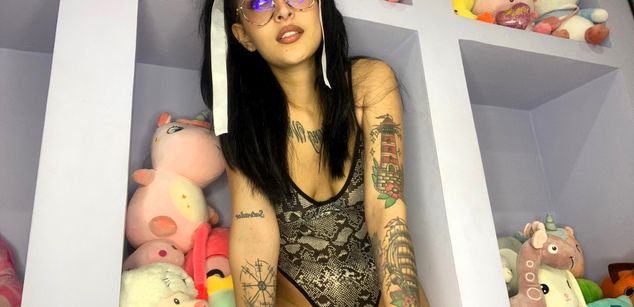 Model - Juana Green squirt