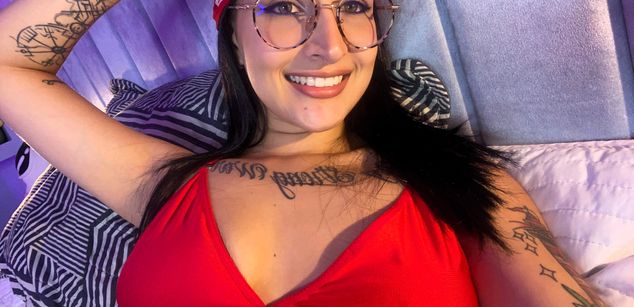 Model - Juana Green squirt