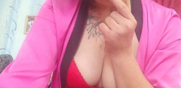 Model - Tatoogerlalia striptease