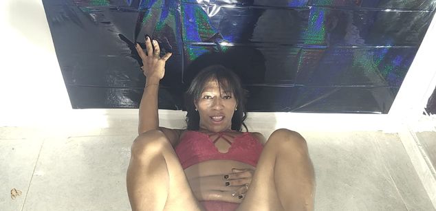 Model - kristalLawren01 Ebony