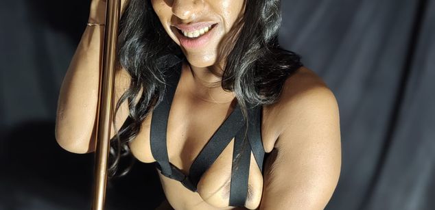 Model - kristalLawren01 Ebony