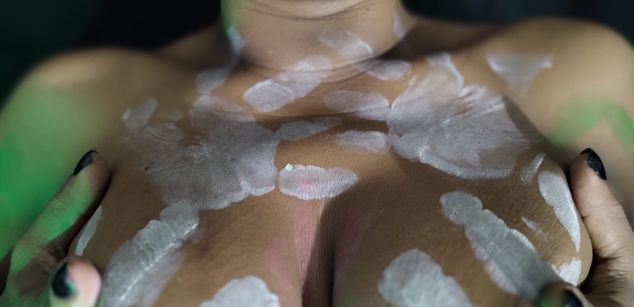 Model - kristalLawren01 Ebony