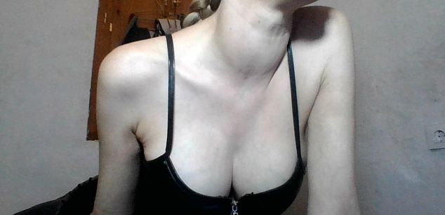 Model - Mistressmilly32 joi