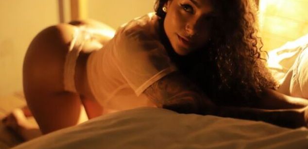 Model - EllaRose squirt