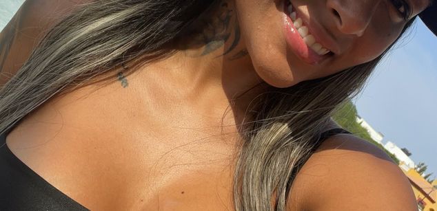 Model - EllaRose squirt