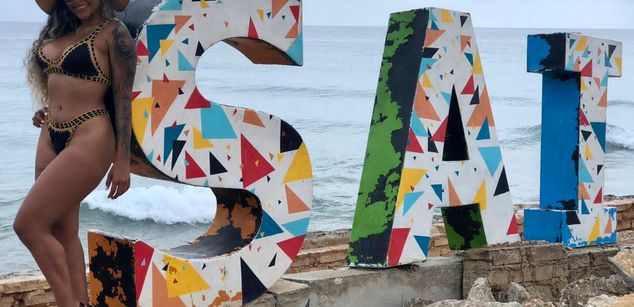 Model - EllaRose squirt