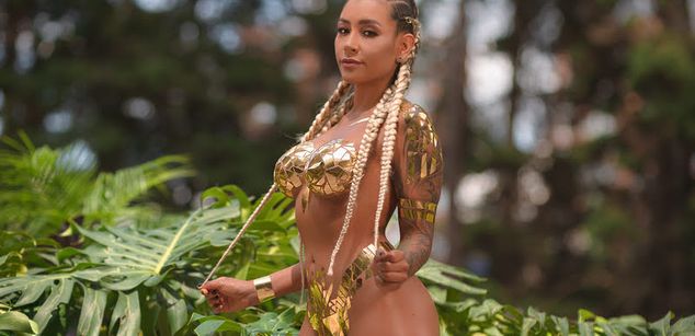 Model - EllaRose squirt