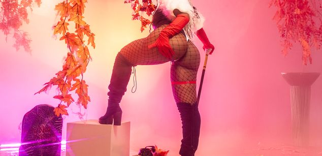 Model - AlisonJames joi