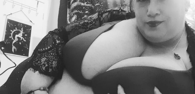 Model - MistressKalah bigass