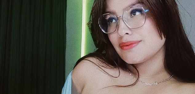 Model - amelia deepthroat