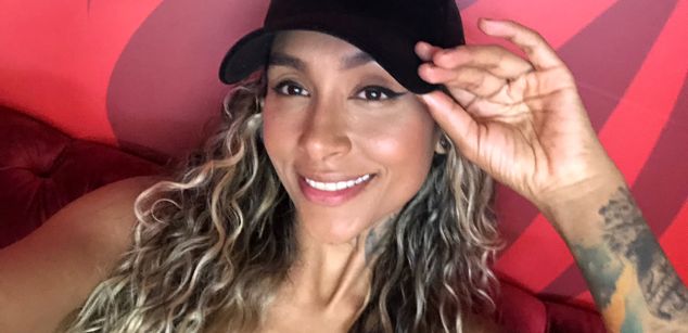 Model - EllaRose squirt