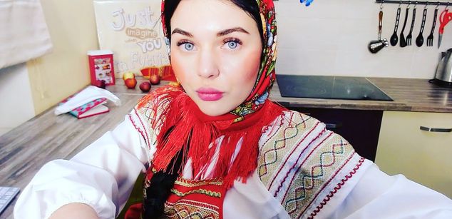 Model - Dreamy Alice feet