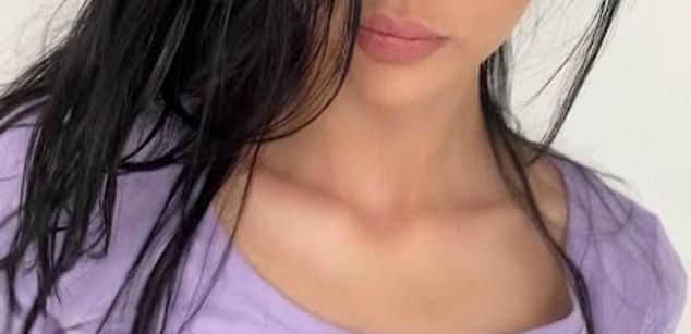 Model - Dreamy Alice feet