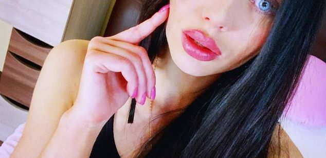 Model - Dreamy Alice feet