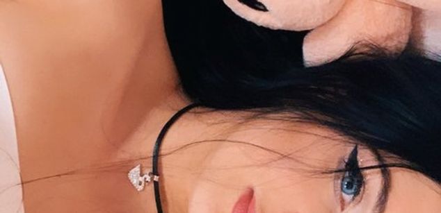 Model - Dreamy Alice feet