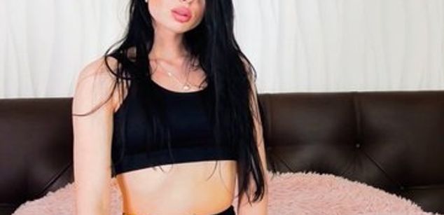 Model - Dreamy Alice feet