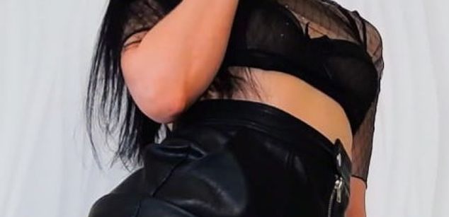 Model - Dreamy Alice feet