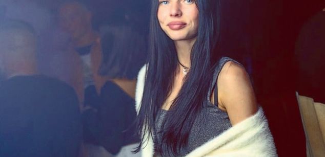 Model - Dreamy Alice feet