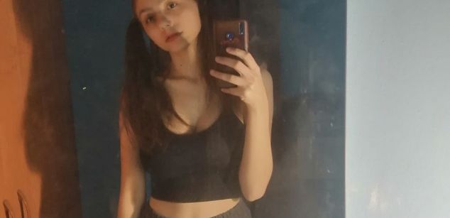 Model - EvaLeester shy