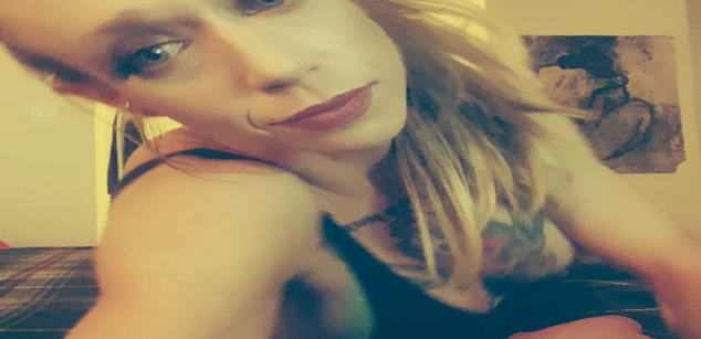 Model - Veronica Ronnie Taylor Blonde