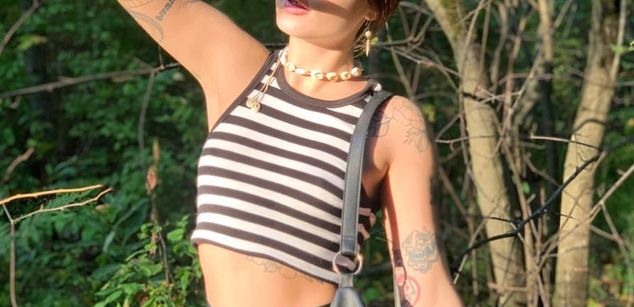 Model - dark_lisa smalltits