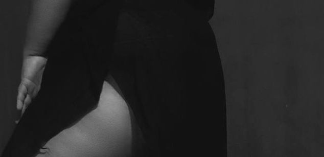 Model - Julie_Hill brunette