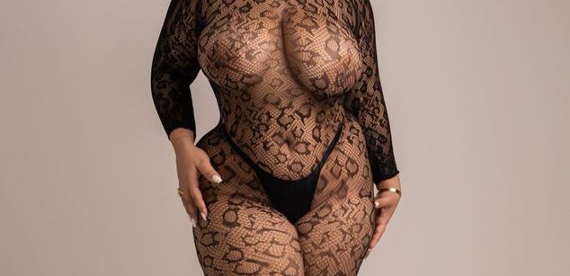 Model - Cassie Ventura tits