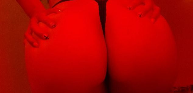 Model - Venus Scott femdom