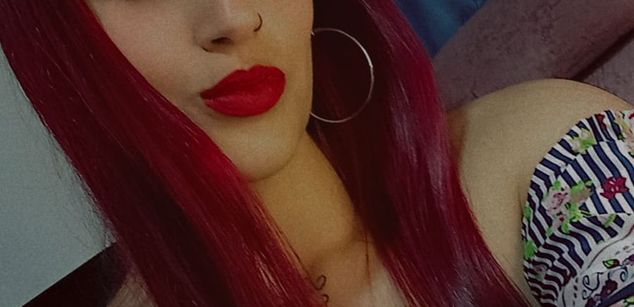 Model - Hanna_Banks lengualarga