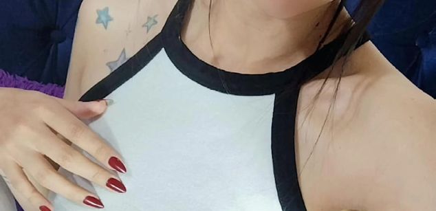 Model - nicol lopez Hot