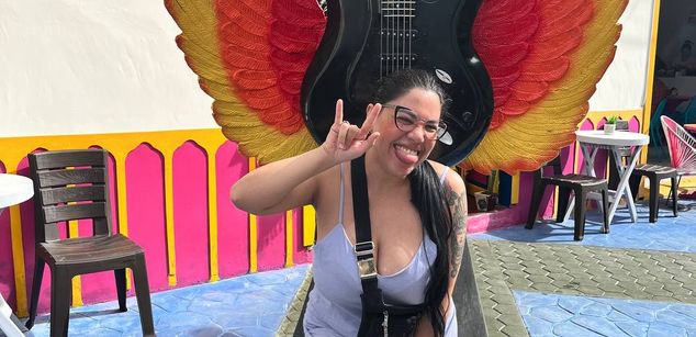 Model - dreabusty hairy