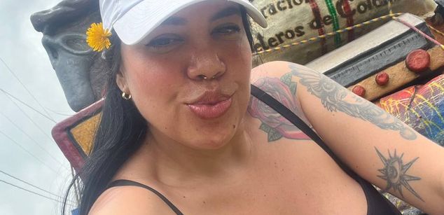 Model - dreabusty hairy