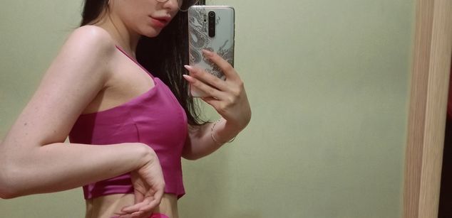 Model - Innocentflower_Sonya footfetish