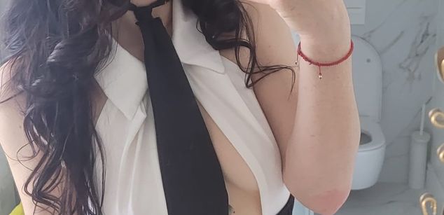 Model - SianaSky joi