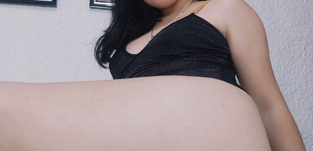 Model - Valentina feet