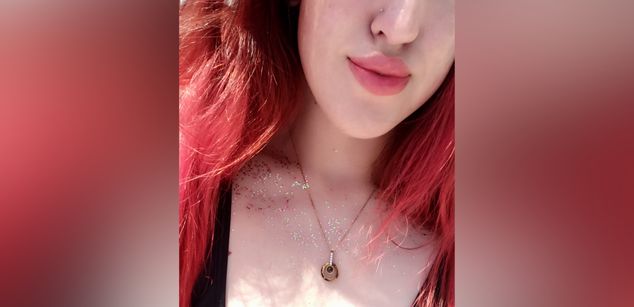 Model - LeksaGlamour dildo