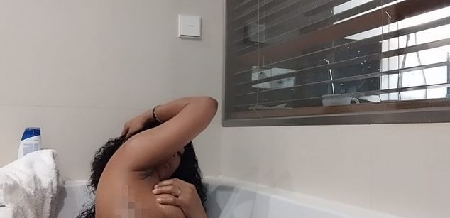 Model - Melii delgadas