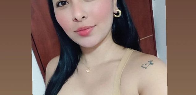 Model - Iris Moira feet