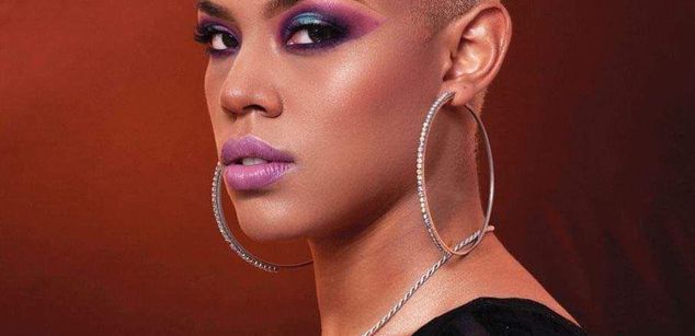 Model - Helliemoore tall