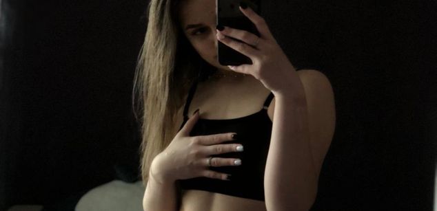 Model - Isabella cum