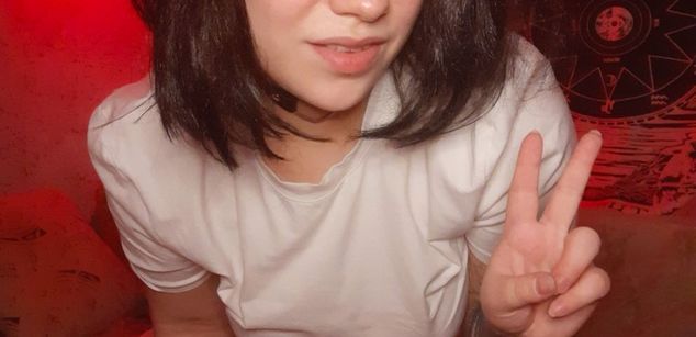 Model - Nessa Greyrat dildo